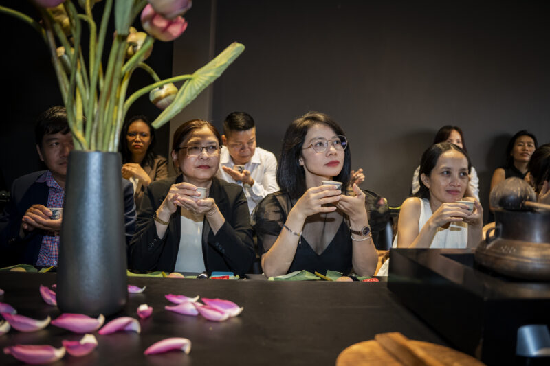 Hands-on Discovery of Vietnamese Lotus Tea & Culture
