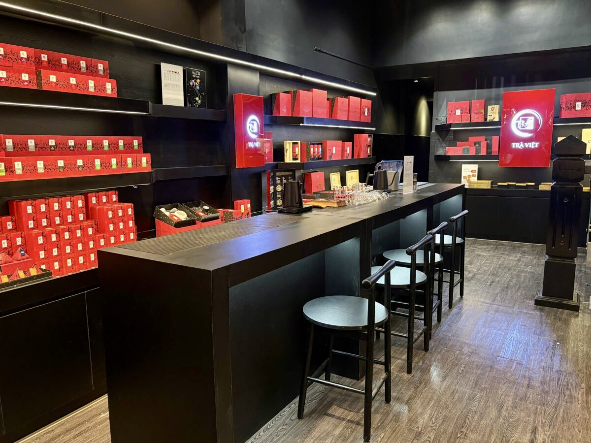 Free tea tasting in Tra Viet - tea experience & boutique - 74 ngo quyen, hoi an