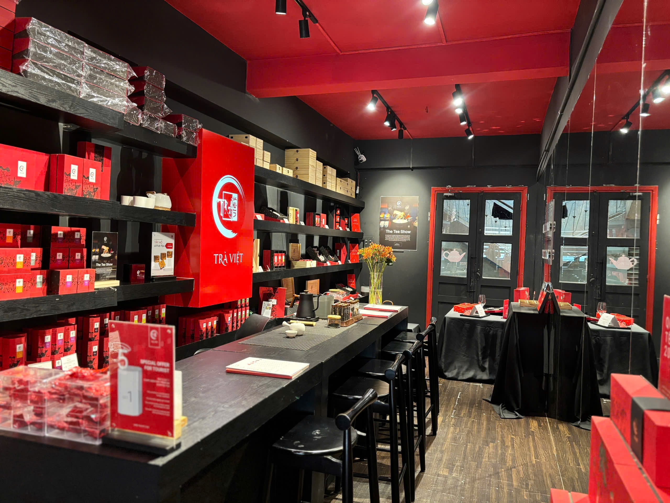 Free tea tasting at tra viet 19 hai trieu